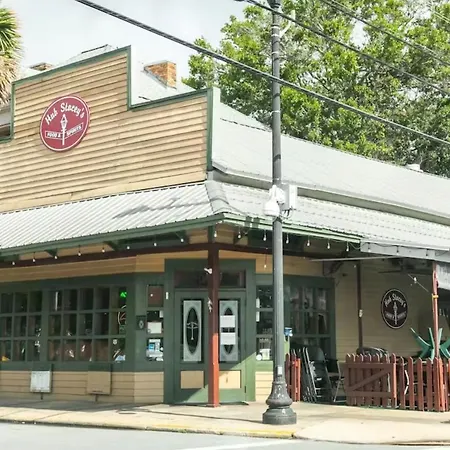 Romana Rendezvous - Carriage House